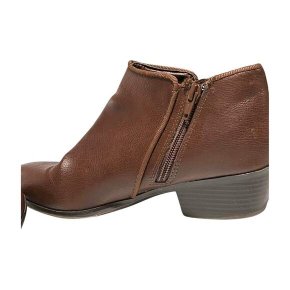 St John’s Bay brown ankle boots sz 6.5 Chelsea booties low heel comfortable - Picture 7 of 11